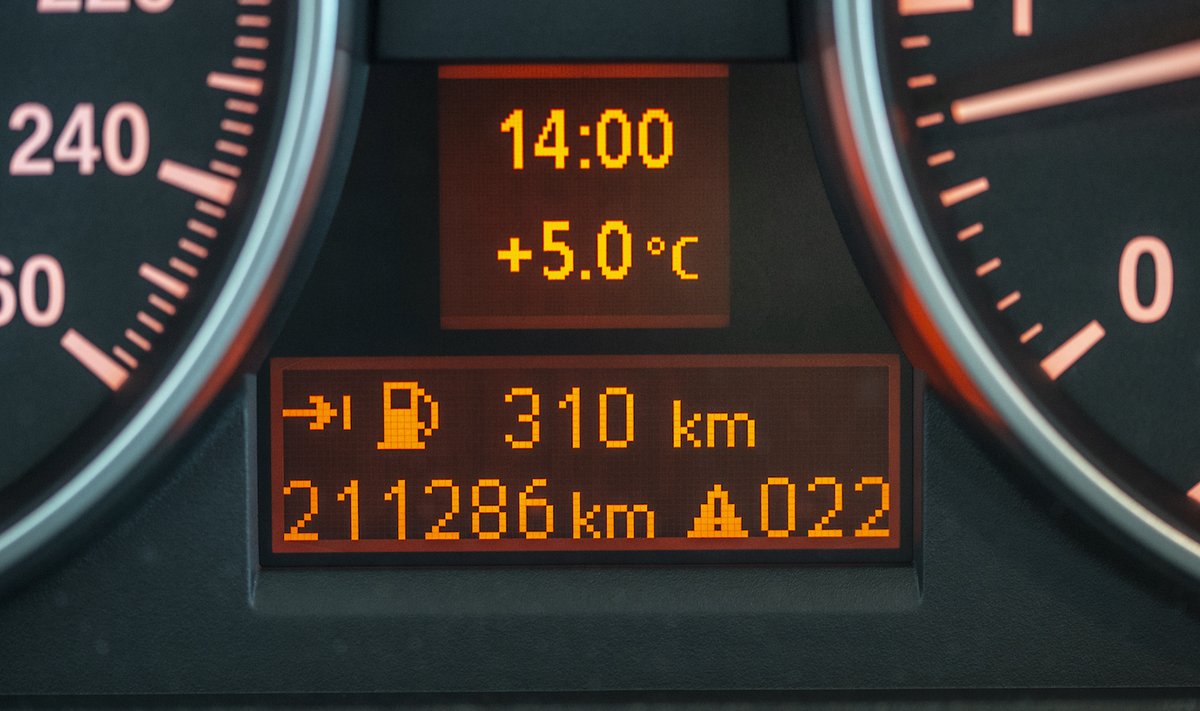 Uukkivi sõnul tasuks eriti hoolikalt uurida Lääne-Euroopast imporditud väikese läbisõiduga autode tausta.