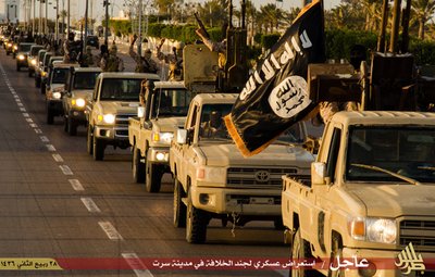 Islamiriigi võitlejad Vahemere rannikul asuvas Liibüa linnas Dernas