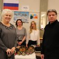 ФОТО: Жены дипломатов встали за прилавки на Рождественском базаре