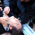 Несколько ножевых ударов прилюдно: В Южной Корее совершили покушение на убийство лидера оппозиционной партии 