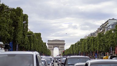 NYT: из Парижа перед Олимпиадой вывезли около 5000 бездомных мигрантов