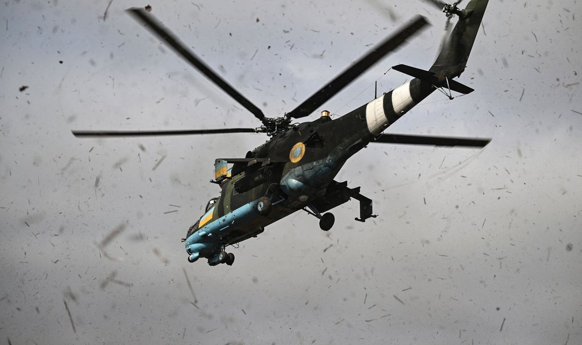 RÜNNAKULE: Ukraina lahinguhelikopter Mi-24 kerkis pühapäeval õhku ja lendas hävitama Vene armee sihtmärke.