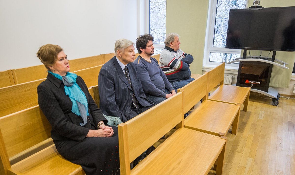 Jõgeva kohtumajas algas kriminaalasja arutamine, kus süüdistused olid esitatud neljale: Aita Saksing, Priit Saksing, Andrus Sibul ja Harri Uusallik