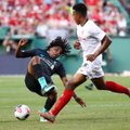 VIDEO | Sevilla jõhkard soovis "sõprusmängus" Liverpooli noorele pallurile tõsiselt haiget teha