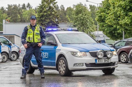 Liikluspolitsei vaneminspektor Sander Kullamaa paneb liiklejatele südamele, et eesistumise ajal tuleb kindlasti järgida politseinike juhiseid, mitte jääda oma õigust taga ajades seletama.