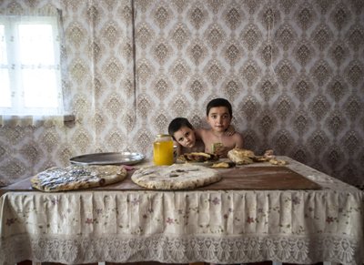 TULEVIK: milline on elu ja riiklik korraldus Lõuna-Osseetias siis, kui need poisid täiskasvanuks saavad, ei oska arvata mitte keegi.