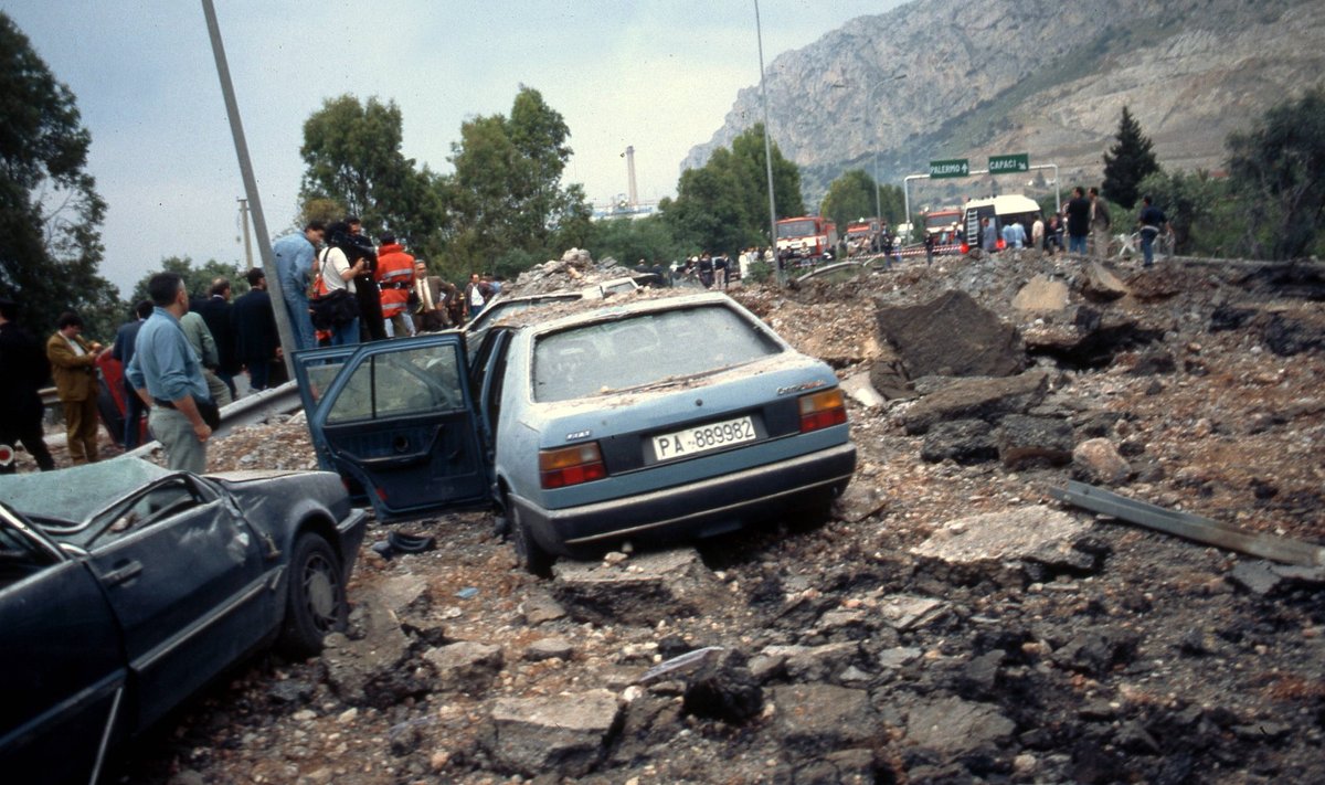 Sündmuskoht pärast 1992. aasta plahvatust, milles hukkus maffiaprokurör Giovanni Falcone.