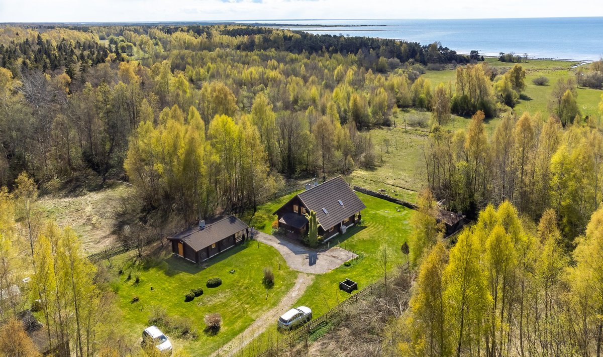 Kõiki töid ei saagi distantsilt teha. Koroona põhjustatud kriisi ajal maale ostetud majad on ringiga turul tagasi