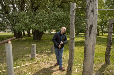 Olavi Karulini eestvedamisel saab plats multifunktsionaalseks koosviibimise kohaks. „Linnavõim ja kogukond peavad ühendama jõud,“ on ta kindel. 