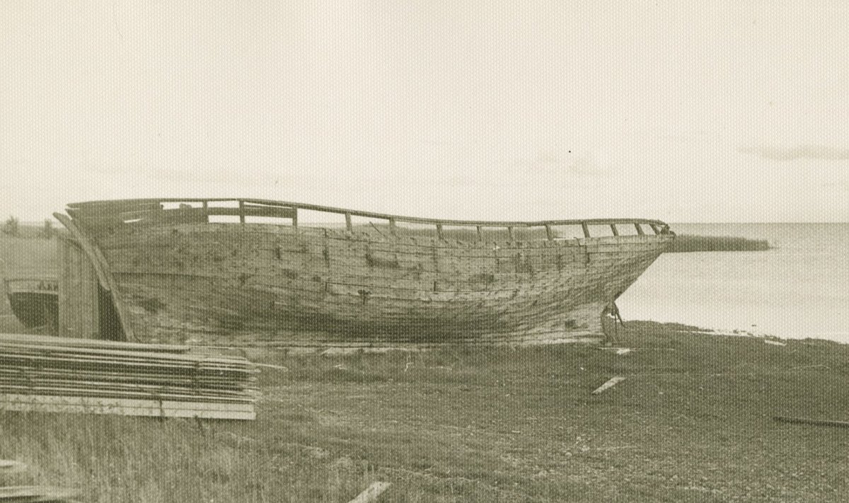 Purjelaeva Triin vrakk Puulaiu sadamas Hiiumaal 1971. a.
