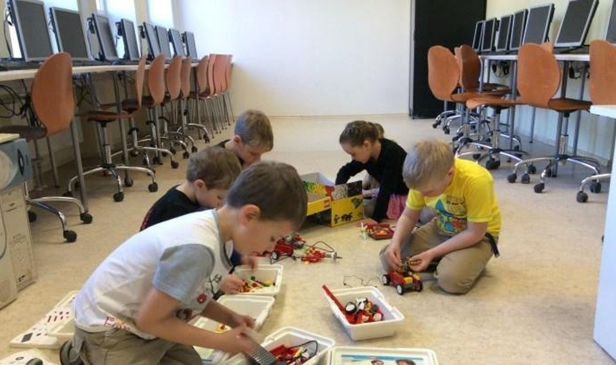 Lapsed Lego WeDo seltsis. Foto: Sillaotsa Kool