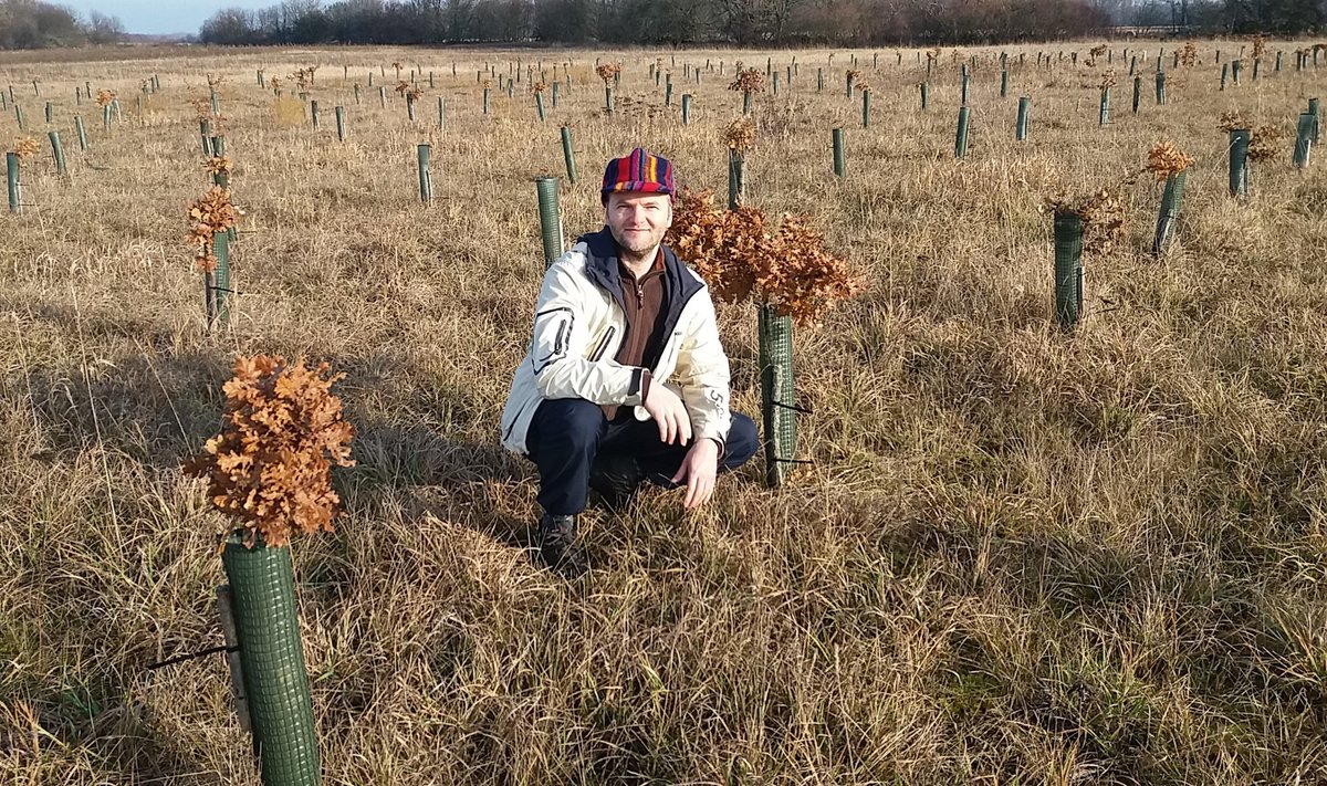 Karmo Kalda alustas Eesti esimese trühvli-istandusega 2008. a ning tänavu õnnestus tal juba endal puid suvitrühvliniidistikuga nakatada.
