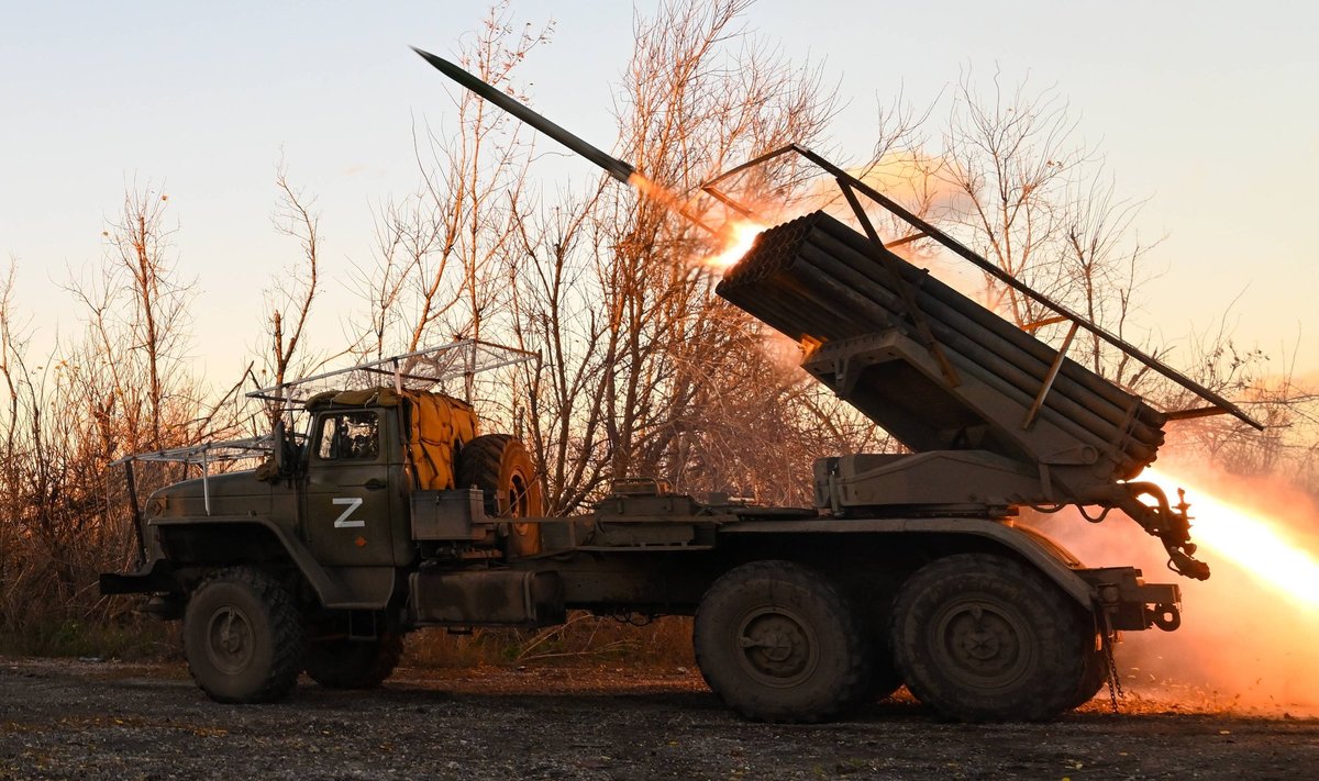 DONETSK: Vene Grad tulistab Ukraina positsioonide suunas.