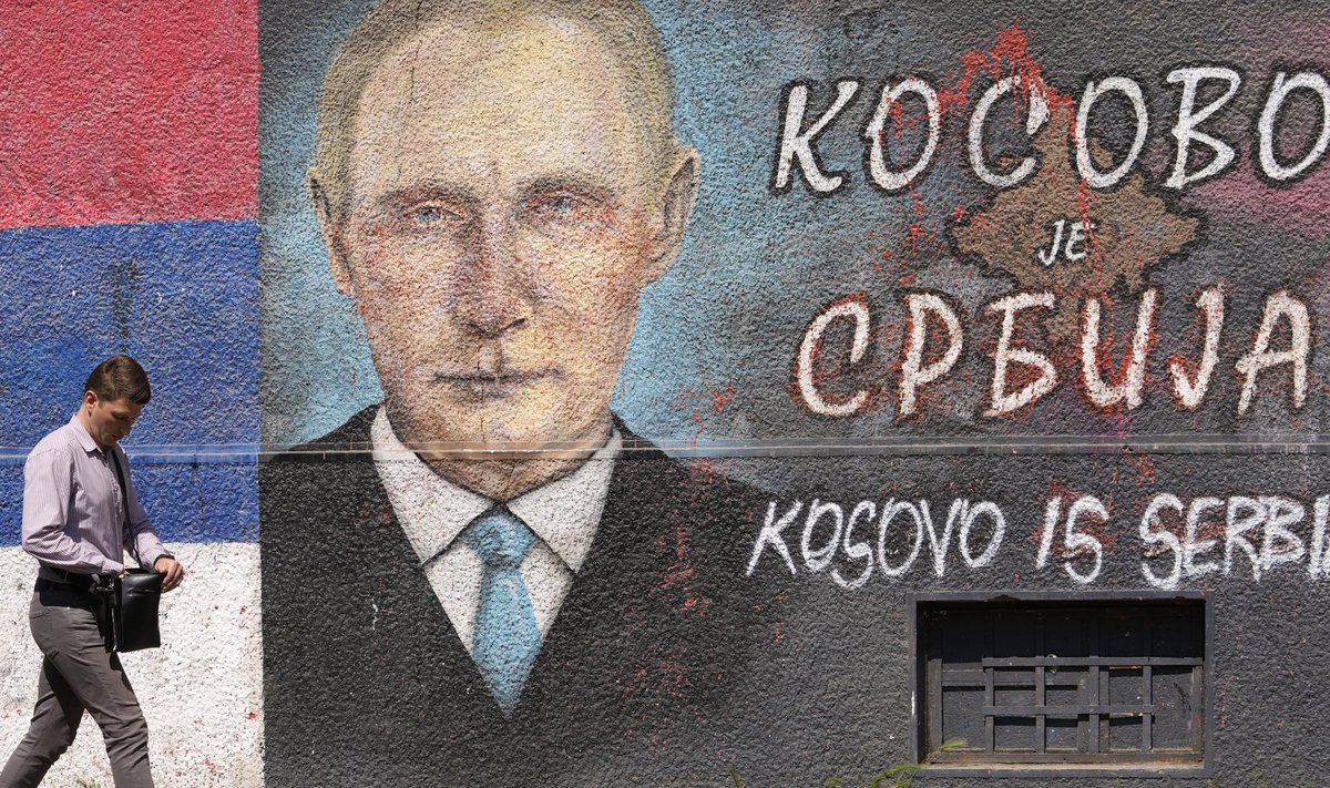 Grafiti Belgradi tänavalt: Venemaa president Vladimir Putin kõrvuti kirjaga "Kosovo on Serbia". Venemaa seisab Kosovo iseseisvusele kindlalt vastu.  