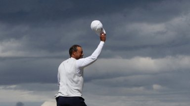 Tiger Woodsi suurturniir päädis pisaratega