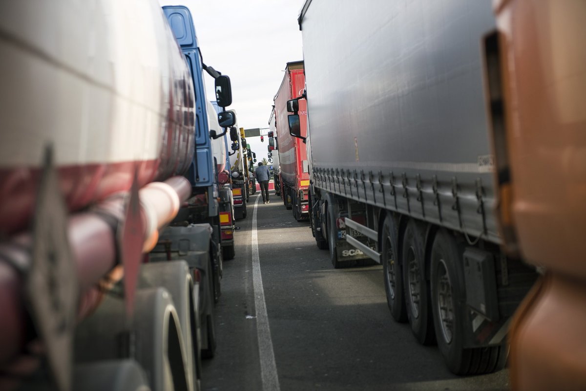 Ucraina este gata să evacueze șoferii blocați într-un protest al șoferilor de camioane polonezi