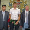 Таллинн премировал чемпиона мира Николая Новоселова и его тренера
