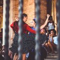 Испанцы отметили первую ночь без COVID-ограничений танцами на городских площадях