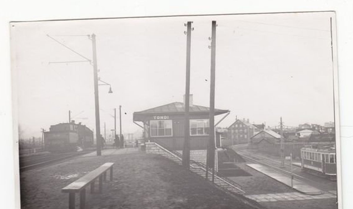 Tondi jaamahoone ja trammipeatus enne Teist maailmasõda.