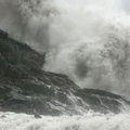 Taiwanil veab, taifuun paneb maa värisema