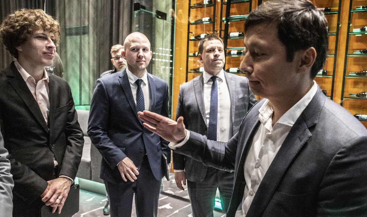 Keskerakonna valimispidu 2021. aasta oktoobris, mil selgus, et Tallinnas jätkatakse võimul. Partei sees aga on jõujooned tänaseks päevaks tunduvalt muutunud.