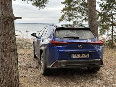 Lexus UX250h