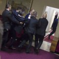 Montenegro parlament võttis Serbia-meelseid protestijaid trotsides vastu ususeaduse, 18 parlamendiliiget vahistati