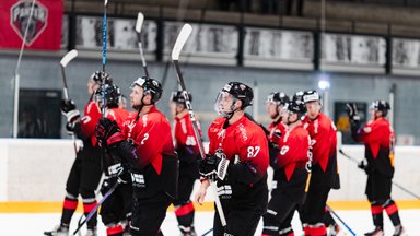 ВИДЕО | Открытый чемпионат Латвии по хоккею: Клуб „Пантер“ одержал победу над литовской командой