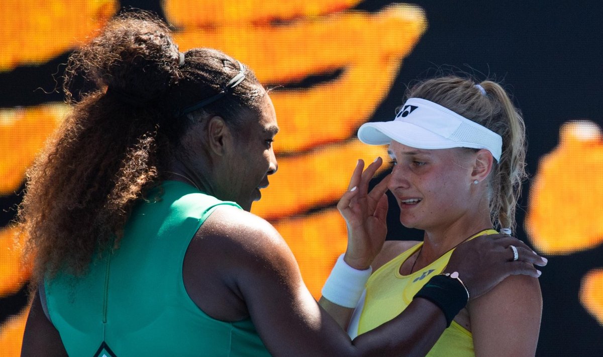 Australian Openil Serena Williamsile 2:6, 1:6 kaotanud Dajana Jastremska (paremal).