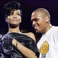 FOTO: Fui! Chris Brown lasi oma kaelale Rihanna segipekstud näo tätoveerida?
