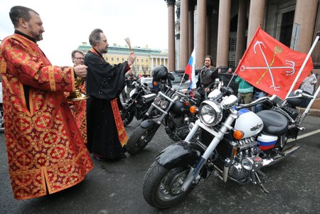 6 мая 2017 байкер Александр Залдостанов (Хирург) и "Ночные волки" освятили свои мотоциклы в Исаакиевском соборе в честь начала мотосезона.