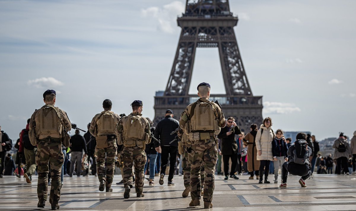 Prantsusmaa võimud tänavatele sõdurid.