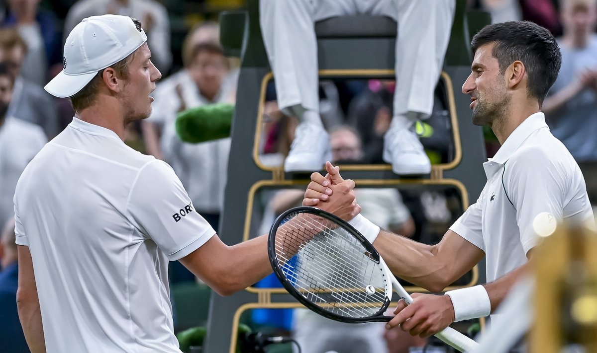 Tim van Rijthoven ja Novak Djokovic.