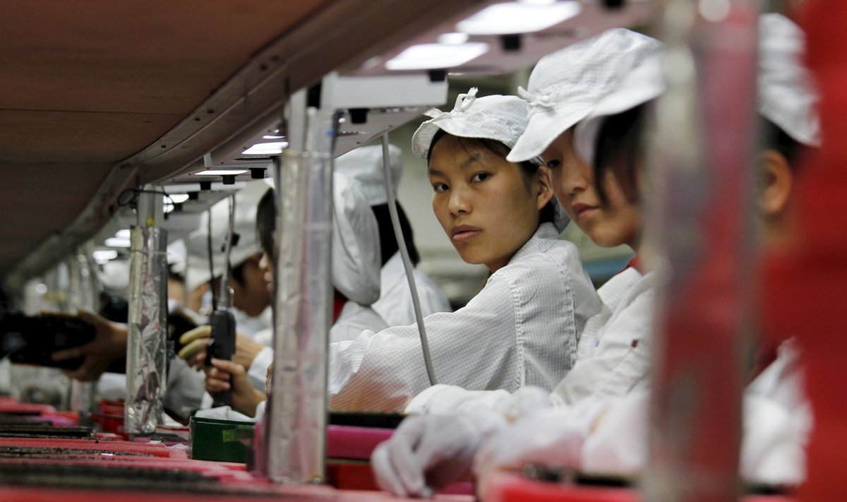 Need lõputud liinid: naised Foxconnis tööl. (Foto: REUTERS)