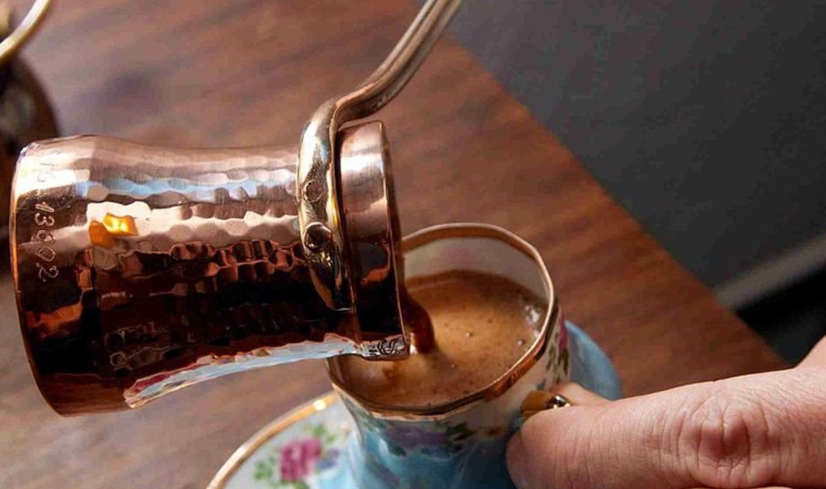 Illustreerival eesmärgil: autentsel viisil tehtud ja serveeritav türgi kohv (Foto: Wikimedia Commons / Eaeeae)