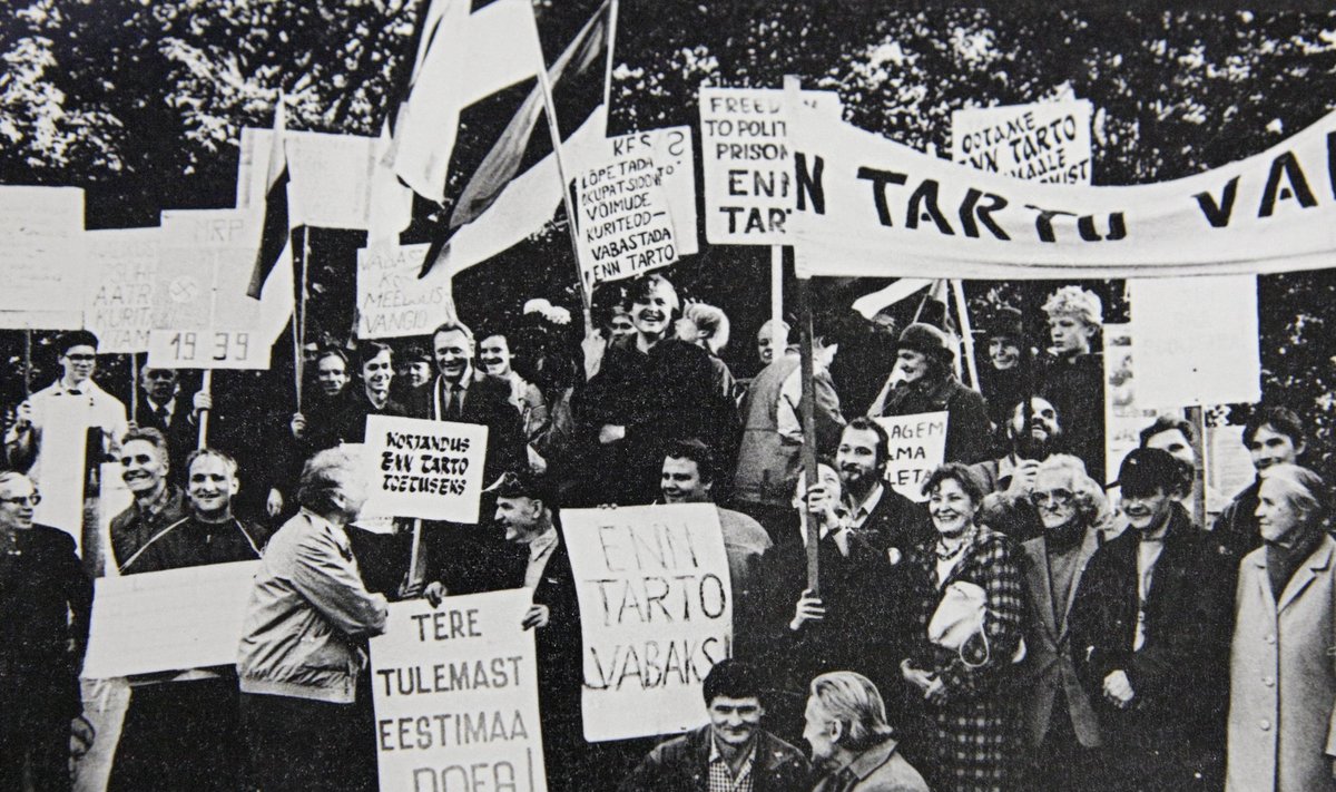 17. oktoober 1988: Meeleavaldus tervitas Enn Tarto vabanemist vanglast.