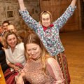PILT JA VIDEO | Milline vitaalsus! Kihnu Virve tantsis kodusaarel peetud sünnipäeval ladina rütmide järgi ja tõstis järgmisel hommikul veel pitsigi