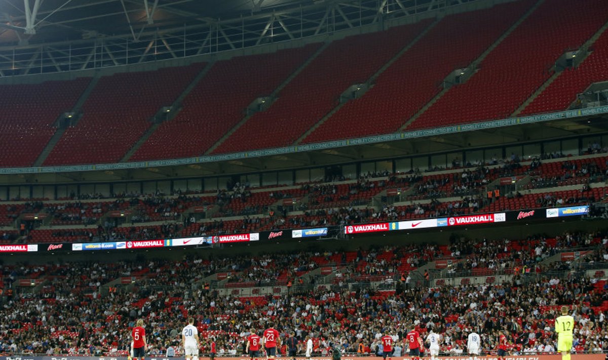 Inglismaa sõprusmäng Norraga pooltühjal Wembley staadionil.