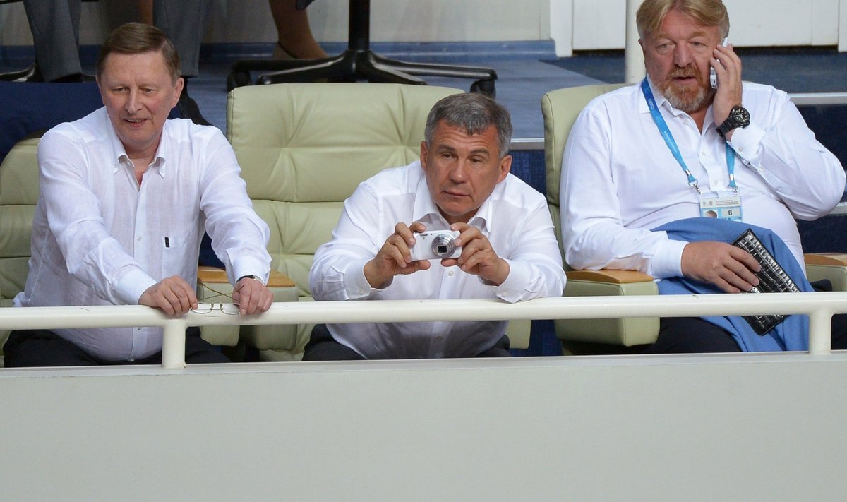 Vasakult Sergei Ivanov, Tatarstani president Rustam Minnikhanov ja Vasili Titov