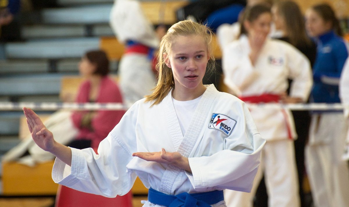 Pühendumus ja väärt treener viisid Anna Soku esimesel katsel karate juunioride EM-il kullale.