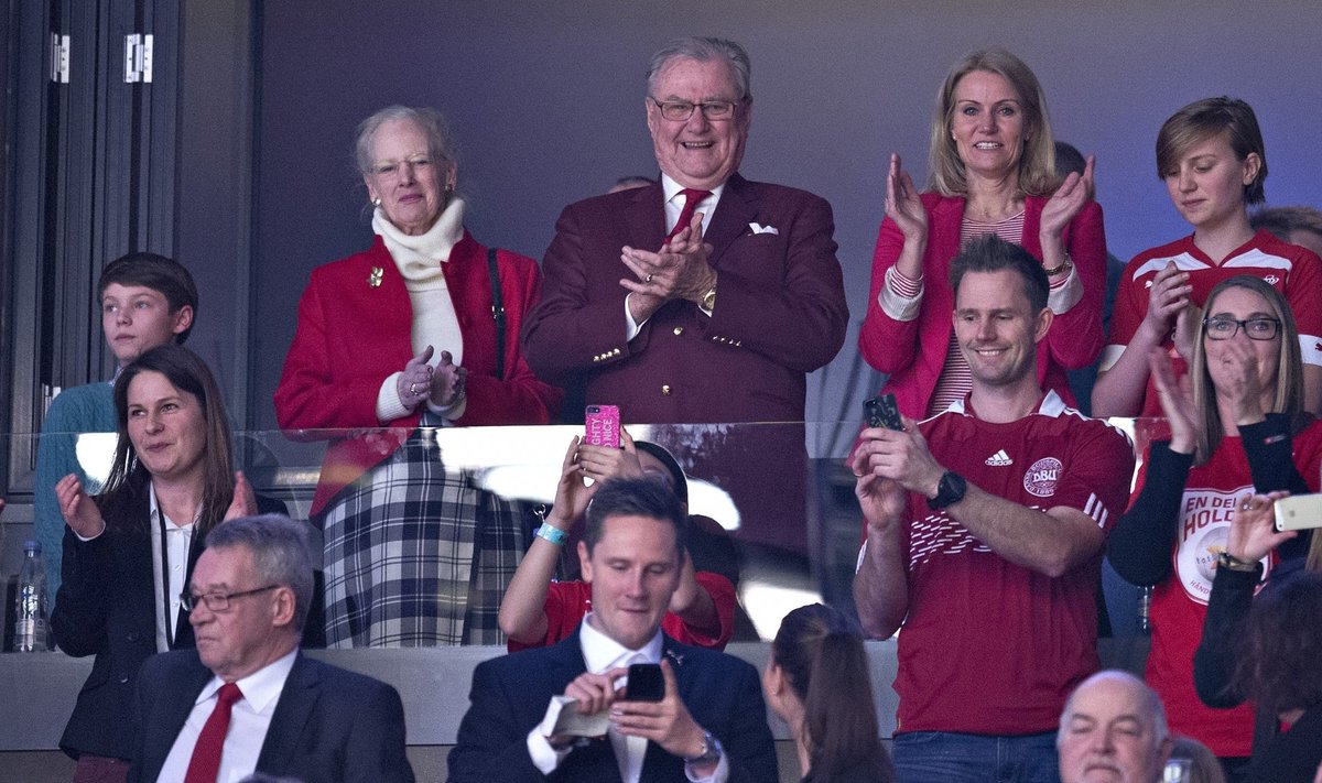 Taani kuningapaar jälgib Herningis käsipalli EM-finaali