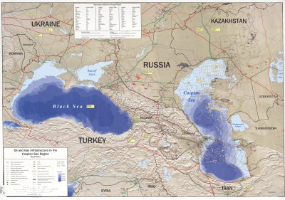 Must meri (vasakul) ja Kaspia meri. Värvid annavad aimu sügavusskaalast.