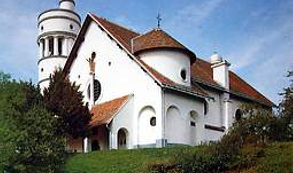KESKAEG KOHTUB MODERNISMIGA: Taeva­mineku kirik Bogojinas, 1925–1927.