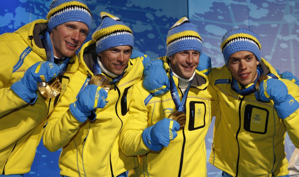 Rootsi kullameeskond Vancouversi (Daniel Richardsson vasakult esimene)