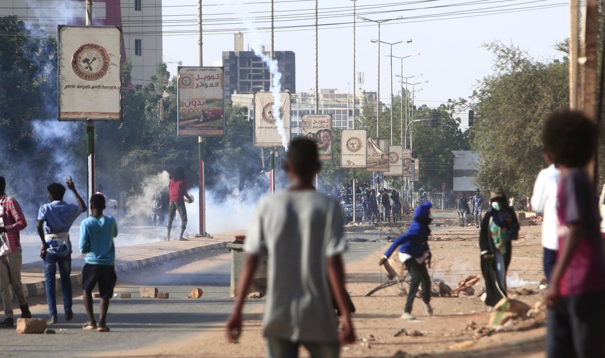 REVOLUTSIOON ELAB: Araabia kevade algusest on möödas juba kümme aastat, ent samas vaimus kukutasid sudaanlased tänavu oma pikaaegse diktaatori.