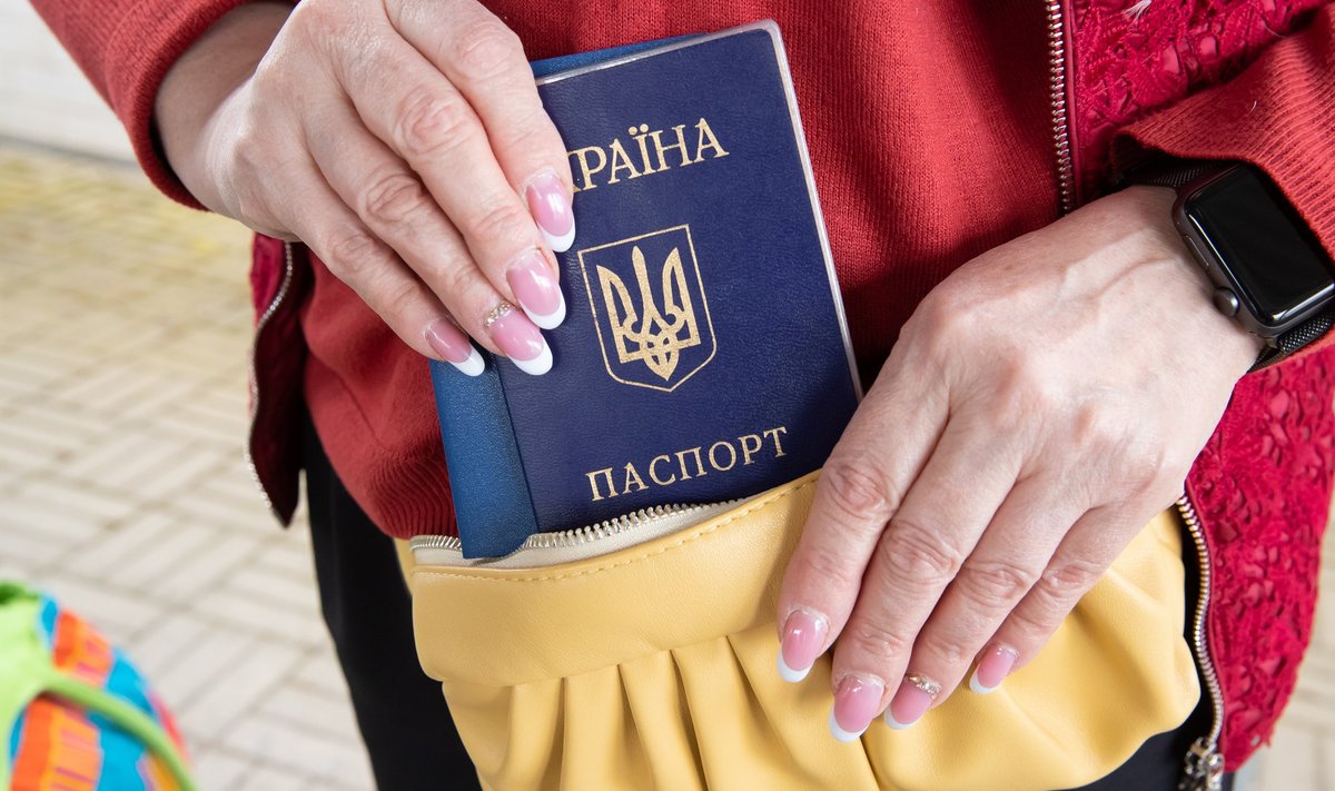 Украинским беженцам непросто получить новый паспорт. После подачи ходатайства приходится ждать до трех месяцев.
