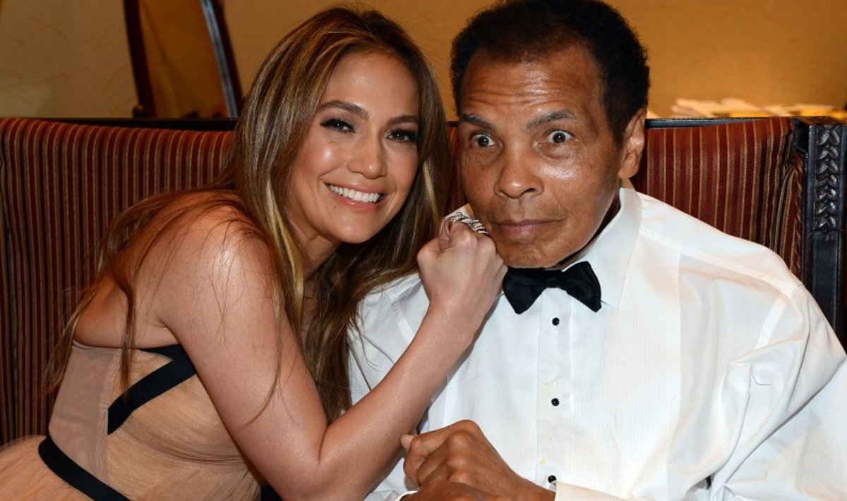 Jennifer Lopez and boxer Muhammad Ali 