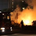 VIDEO: Stockholmi äärelinnas Husbys rahutused jätkuvad: ööl vastu kolmapäeva põletati  mitmeid autosid