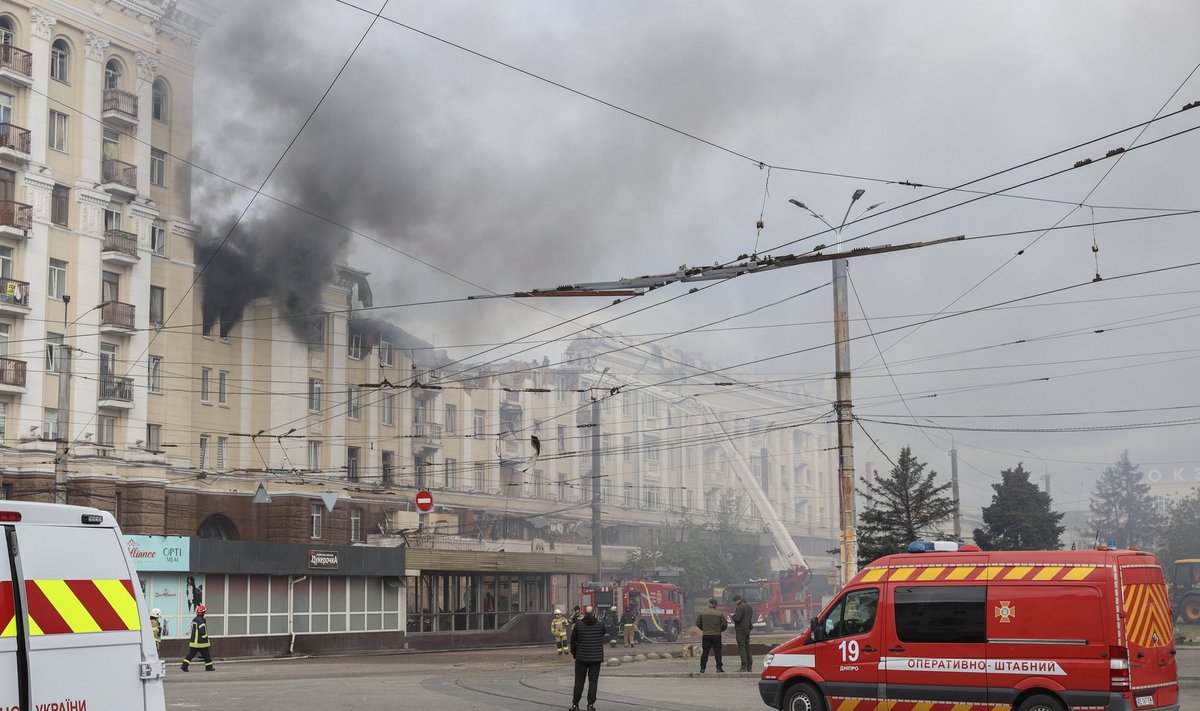 Selles eilses rünnakus Dnipros sai vähemalt seitse inimest surma ja 26 vigastada.