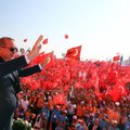 FOTOD: Erdoğan toetas miljoni osavõtjaga meeleavaldusel Istanbulis surmanuhtluse taastamist